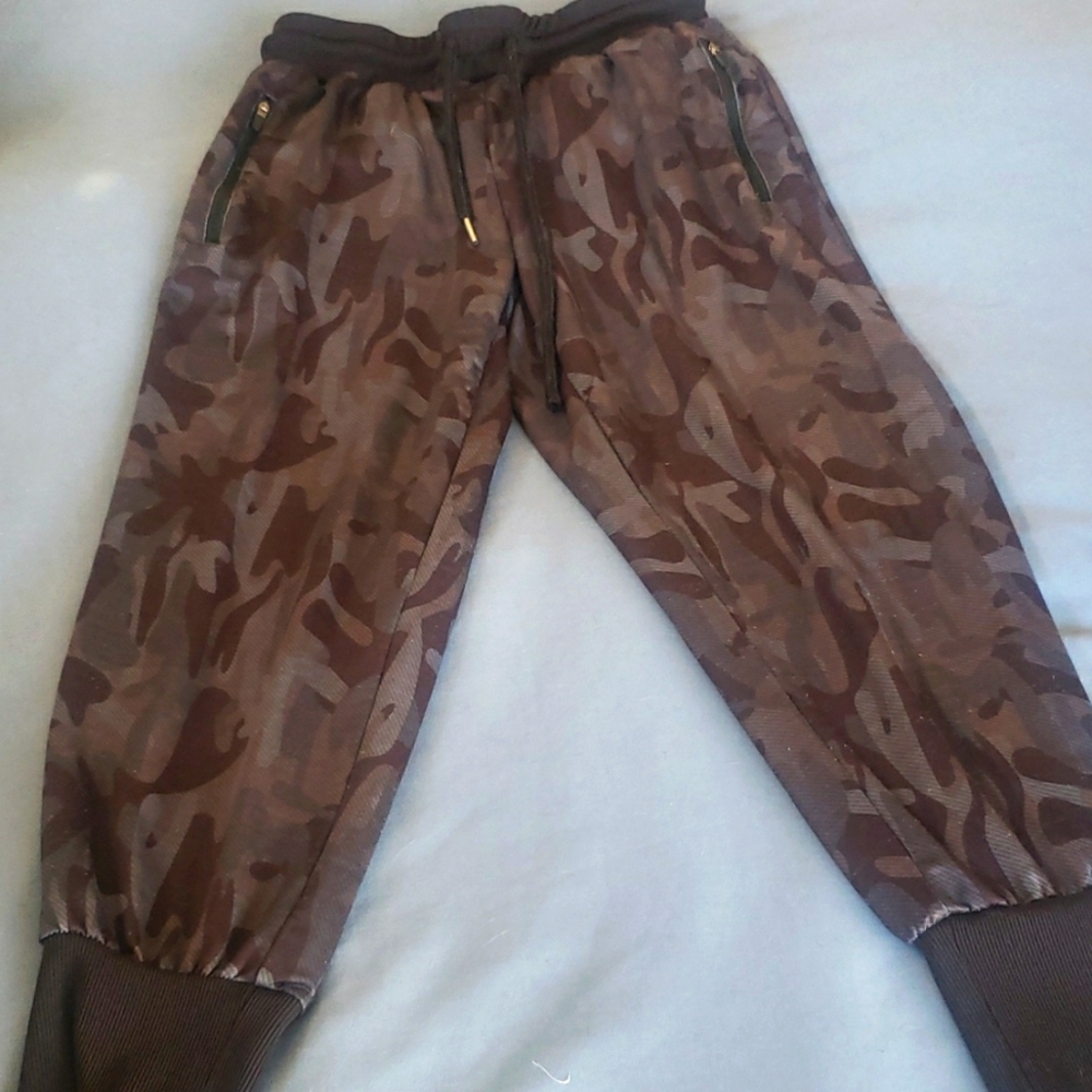 Zyia camo joggers